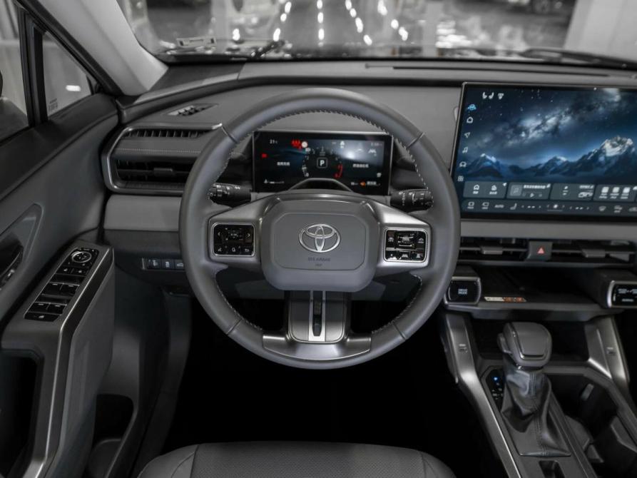 Toyota RAV4 VI (XA60) Москва  - изображение 11