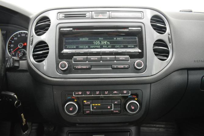 Volkswagen Tiguan I Рестайлинг с пробегом 2012 года, цена 989 000 рублей, 244000 км, внедорожник, Автокод Объявления