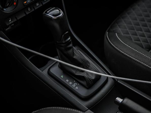 Skoda Rapid I Рестайлинг с пробегом 2018 года, цена 990 001 рубль, 120595 км, лифтбек, Автокод Объявления
