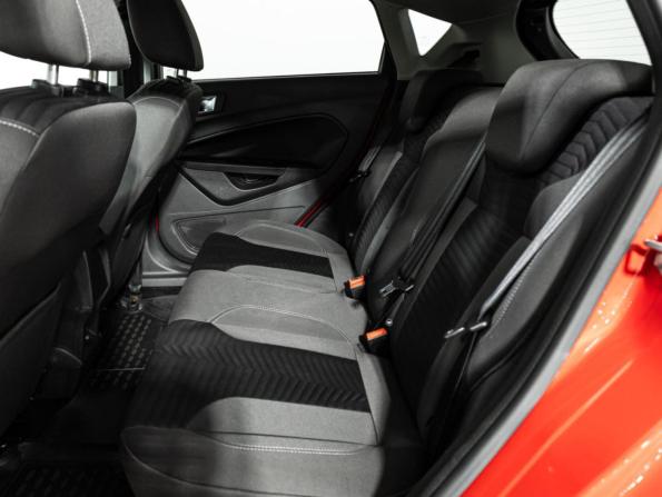 Ford Fiesta Mk6 Рестайлинг с пробегом 2015 года, цена 909 700 рублей, 144578 км, хэтчбек, Автокод Объявления