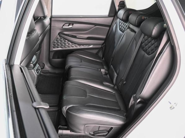 Hyundai Santa Fe IV Рестайлинг с пробегом 2021 года, цена 3 465 000 рублей, 92057 км, внедорожник, Автокод Объявления