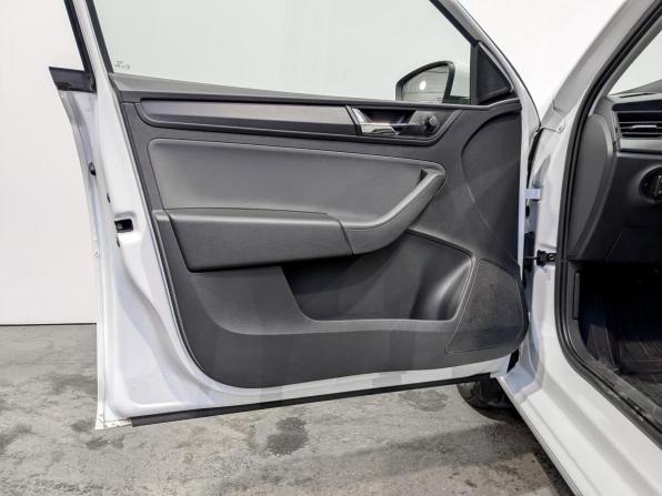 Skoda Rapid II с пробегом 2021 года, цена 1 525 000 рублей, 93086 км, лифтбек, Автокод Объявления