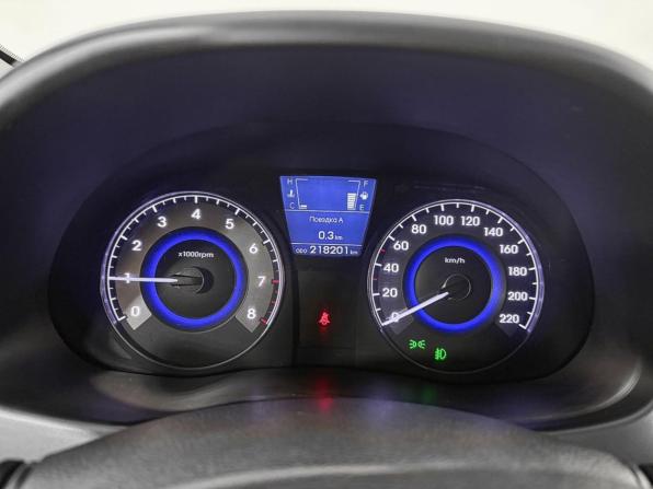 Hyundai Solaris I с пробегом 2013 года, цена 585 600 рублей, 217482 км, хэтчбек, Автокод Объявления