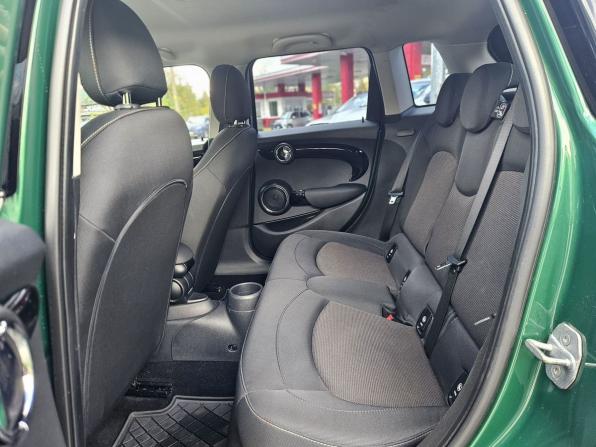 Mini Hatch III (F55/F56) Рестайлинг с пробегом 2019 года, цена 2 050 000 рублей, 59270 км, хэтчбек, Автокод Объявления