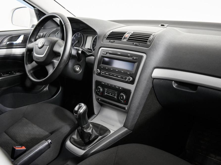 Skoda Octavia II (A5) Рестайлинг Москва  - изображение 10