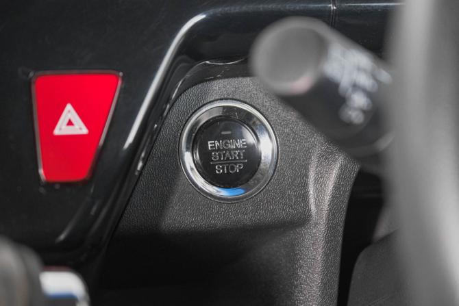 Honda Stepwgn V с пробегом 2016 года, цена 1 979 000 рублей, 73000 км, минивэн, Автокод Объявления