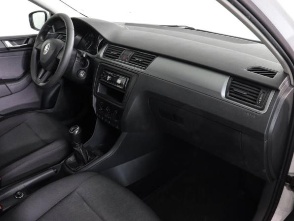 Skoda Rapid I Рестайлинг с пробегом 2018 года, цена 890 000 рублей, 286000 км, лифтбек, Автокод Объявления