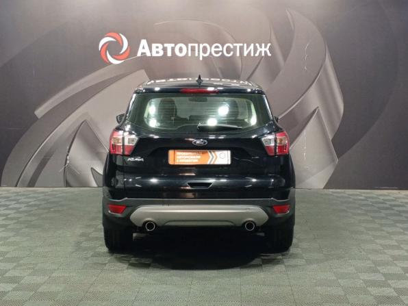 Ford Kuga II Рестайлинг с пробегом 2017 года, цена 1 480 000 рублей, 196000 км, внедорожник, Автокод Объявления