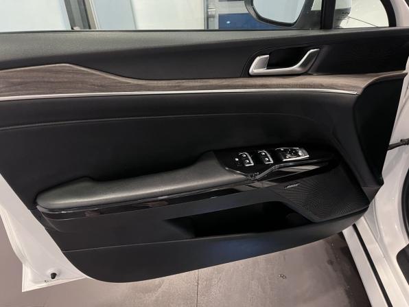 Kia K5 III с пробегом 2022 года, цена 2 070 000 рублей, 184442 км, седан, Автокод Объявления