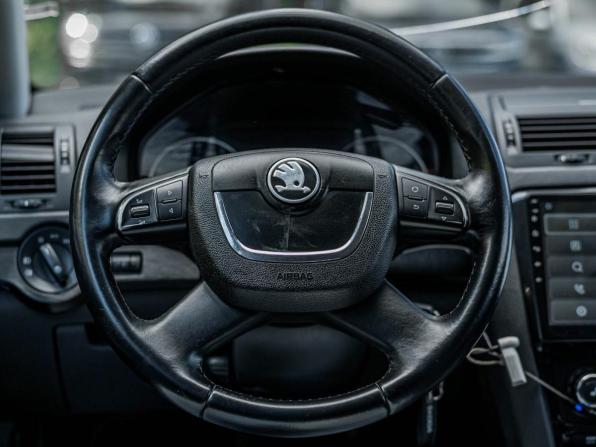 Skoda Octavia II (A5) Рестайлинг с пробегом 2011 года, цена 620 000 рублей, 249776 км, лифтбек, Автокод Объявления
