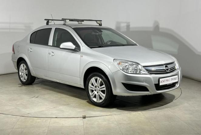 Opel Astra H Рестайлинг с пробегом 2013 года, цена 340 000 рублей, 322000 км, седан, Автокод Объявления