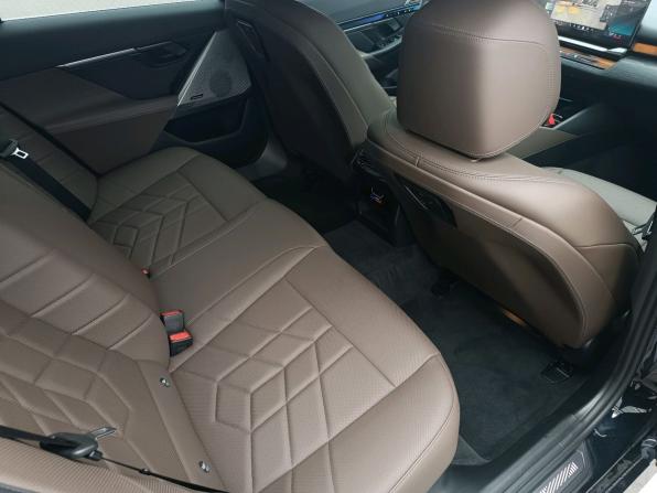 BMW 5 серии VIII (G60/G61/G68) с пробегом 2024 года, цена 6 499 000 рублей, 12000 км, седан, Автокод Объявления