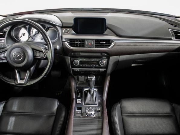 Mazda 6 III (GJ) Рестайлинг с пробегом 2017 года, цена 2 375 000 рублей, 108200 км, седан, Автокод Объявления