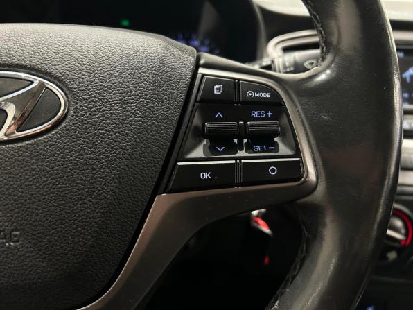 Hyundai Solaris II с пробегом 2020 года, цена 1 299 000 рублей, 106700 км, седан, Автокод Объявления