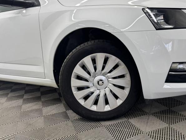 Skoda Octavia III (A7) Рестайлинг с пробегом 2019 года, цена 1 699 000 рублей, 116546 км, лифтбек, Автокод Объявления