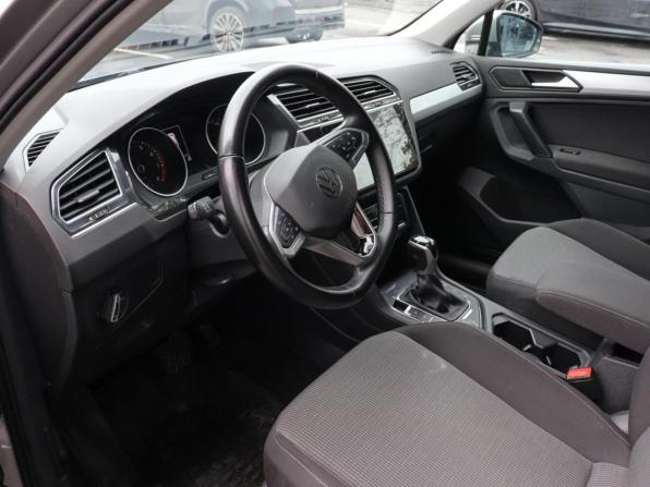 Volkswagen Tiguan II Рестайлинг с пробегом 2021 года, цена 2 888 000 рублей, 55437 км, внедорожник, Автокод Объявления