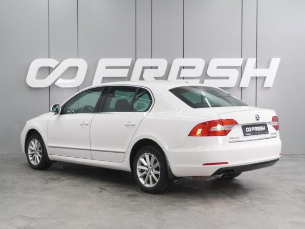 Skoda Superb II Рестайлинг с пробегом 2015 года, цена 1 199 000 рублей, 216276 км, лифтбек, Автокод Объявления