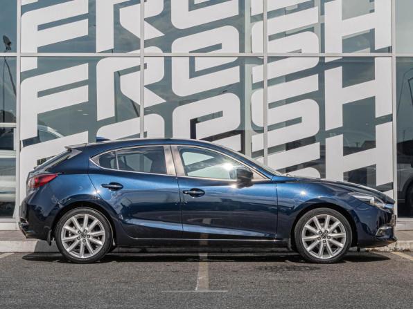 Mazda Axela III Рестайлинг с пробегом 2017 года, цена 1 230 000 рублей, 105196 км, хэтчбек, Автокод Объявления