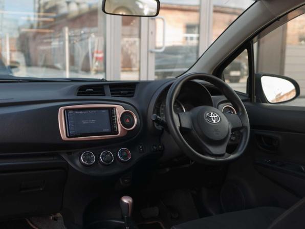 Toyota Vitz III (XP130) с пробегом 2013 года, цена 750 000 рублей, 137224 км, хэтчбек, Автокод Объявления