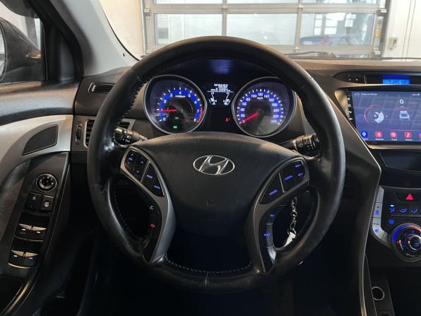 Hyundai Elantra V (MD) с пробегом 2012 года, цена 600 000 рублей, 313391 км, седан, Автокод Объявления