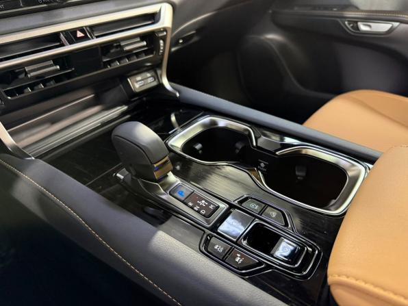 Lexus RX V с пробегом 2026 года, цена 8 796 000 рублей, 26 км, внедорожник, Автокод Объявления
