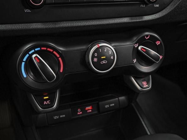 Kia Rio IV с пробегом 2018 года, цена 1 230 111 рублей, 138250 км, хэтчбек, Автокод Объявления