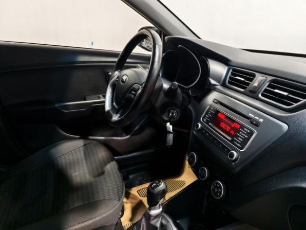 Kia Rio III Рестайлинг с пробегом 2015 года, цена 968 000 рублей, 170392 км, седан, Автокод Объявления