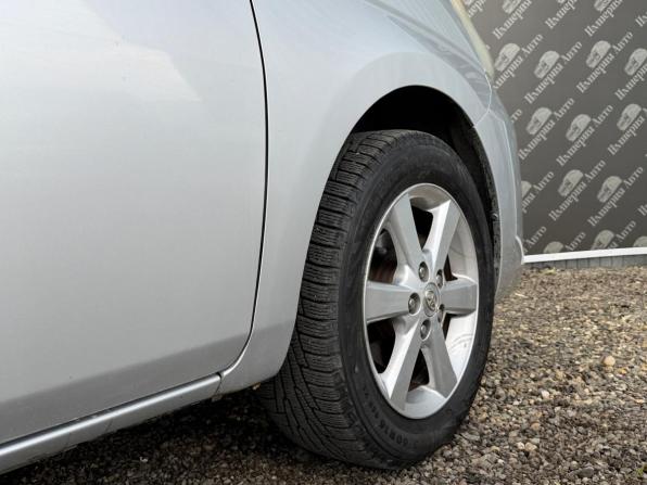 Toyota ISis I Рестайлинг с пробегом 2010 года, цена 1 050 000 рублей, 121300 км, минивэн, Автокод Объявления