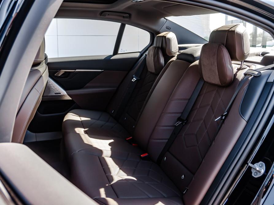 BMW 5 серии VIII (G60/G61/G68) Магнитогорск  - изображение 21