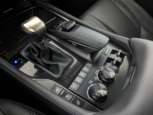 Lexus LX III Рестайлинг 2 с пробегом 2020 года, цена 10 200 000 рублей, 84963 км, внедорожник, Автокод Объявления