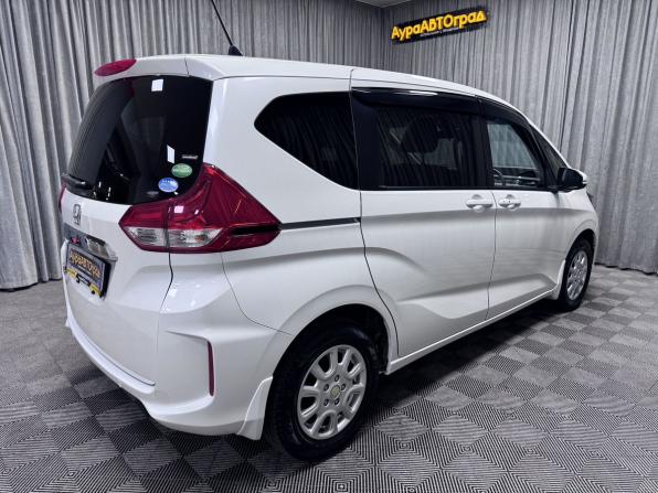 Honda Freed II Рестайлинг с пробегом 2020 года, цена 1 850 000 рублей, 54597 км, компактвэн, Автокод Объявления