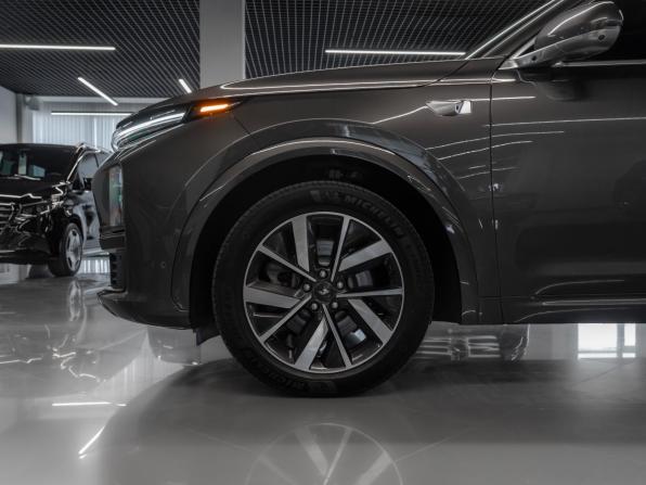 Li Auto (Lixiang) L7 I с пробегом 2024 года, цена 5 575 000 рублей, 43494 км, внедорожник, Автокод Объявления