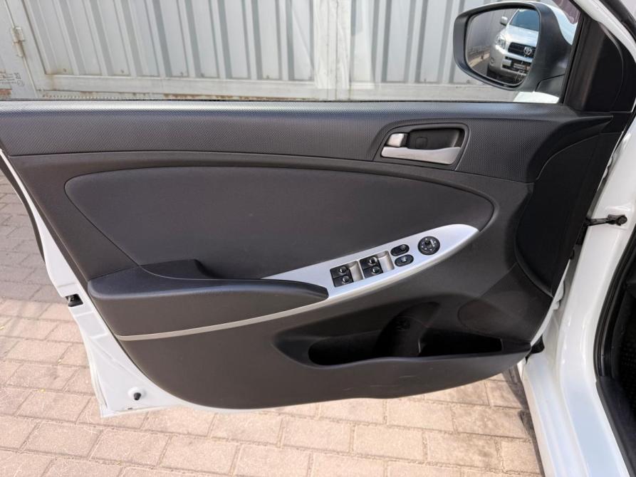 Hyundai Solaris I Рестайлинг Ростов-на-Дону  - изображение 9