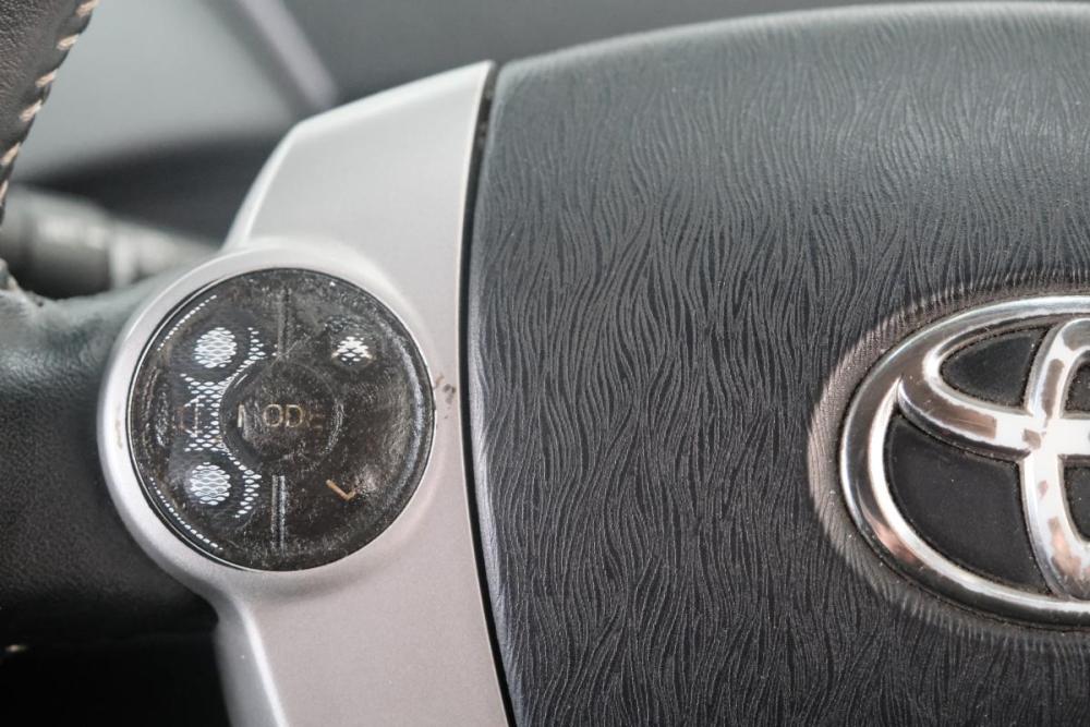 Toyota Prius III Рестайлинг (XW30) Омск  - изображение 15