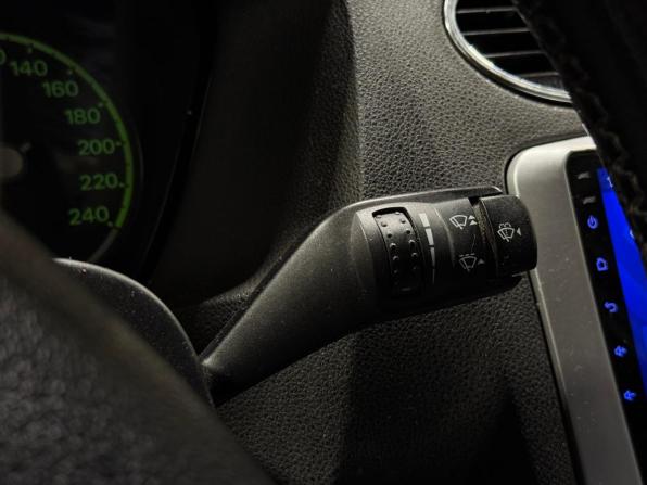 Ford Focus II с пробегом 2006 года, цена 390 000 рублей, 299042 км, седан, Автокод Объявления