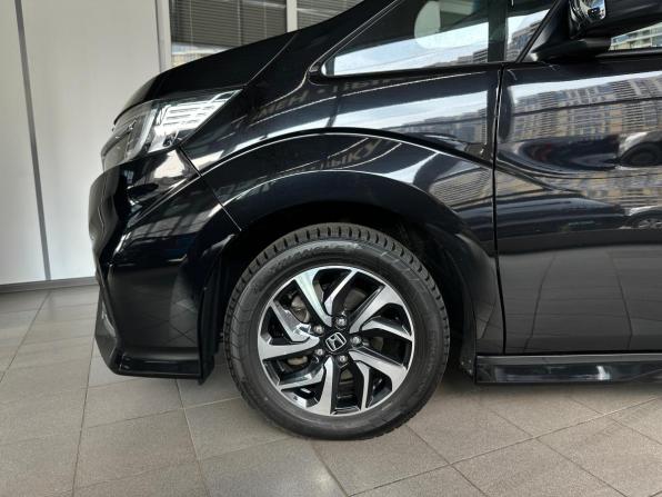 Honda Stepwgn V Рестайлинг с пробегом 2019 года, цена 2 540 000 рублей, 88965 км, минивэн, Автокод Объявления