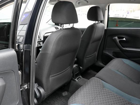 Volkswagen Polo V Рестайлинг с пробегом 2019 года, цена 1 359 800 рублей, 117277 км, седан, Автокод Объявления