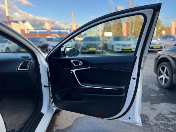 Kia Ceed III Рестайлинг с пробегом 2021 года, цена 1 950 000 рублей, 95000 км, универсал, Автокод Объявления