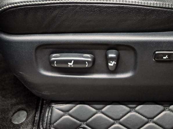 Toyota Land Cruiser 200 Series Рестайлинг 1 с пробегом 2014 года, цена 3 860 000 рублей, 283888 км, внедорожник, Автокод Объявления