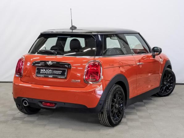 Mini Hatch III (F55/F56) Рестайлинг с пробегом 2021 года, цена 2 990 000 рублей, 11190 км, хэтчбек, Автокод Объявления
