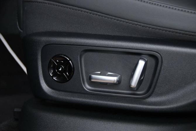 Новый Li Auto (Lixiang) L6 2025 года, цена 8 190 000 рублей, внедорожник, Автокод Объявления