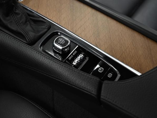 Volvo S90 II с пробегом 2020 года, цена 2 949 000 рублей, 183000 км, седан, Автокод Объявления