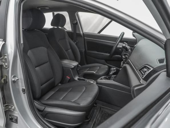 Hyundai Elantra VI (AD) с пробегом 2018 года, цена 1 660 000 рублей, 92571 км, седан, Автокод Объявления