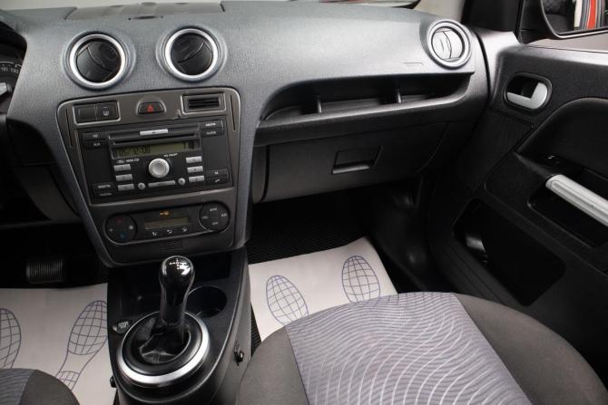 Ford Fusion I Рестайлинг с пробегом 2008 года, цена 559 000 рублей, 219050 км, хэтчбек, Автокод Объявления