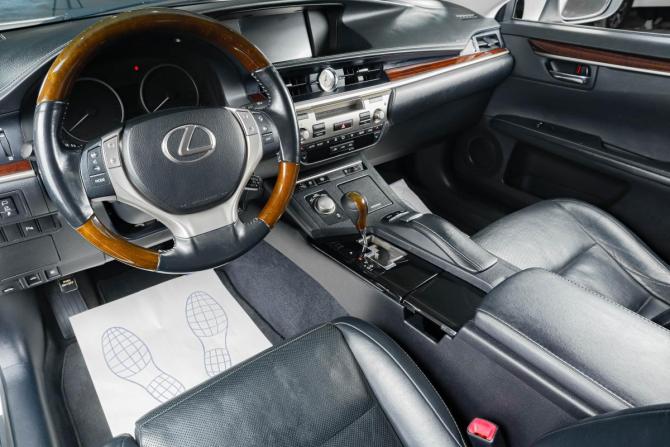 Lexus ES VI с пробегом 2012 года, цена 2 149 000 рублей, 302000 км, седан, Автокод Объявления