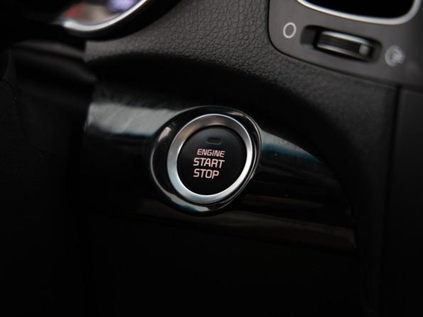 Kia Sorento II Рестайлинг с пробегом 2019 года, цена 2 275 000 рублей, 104851 км, внедорожник, Автокод Объявления