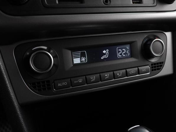 Volkswagen Polo V Рестайлинг с пробегом 2019 года, цена 1 277 000 рублей, 129780 км, седан, Автокод Объявления
