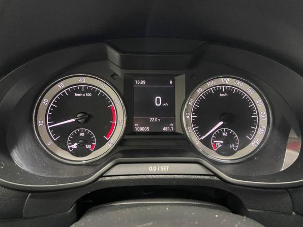 Skoda Octavia III (A7) Рестайлинг с пробегом 2017 года, цена 1 705 600 рублей, 109000 км, лифтбек, Автокод Объявления