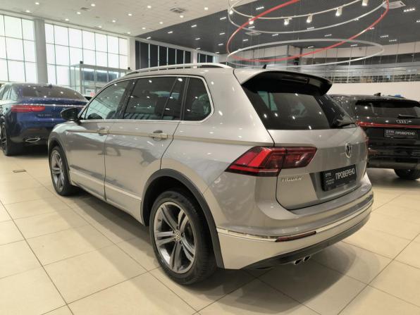 Volkswagen Tiguan II с пробегом 2018 года, цена 2 700 000 рублей, 165085 км, внедорожник, Автокод Объявления