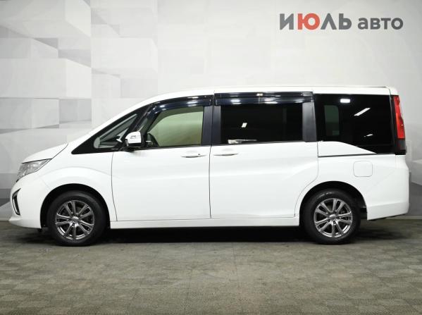 Honda Stepwgn V с пробегом 2017 года, цена 2 250 000 рублей, 84500 км, минивэн, Автокод Объявления